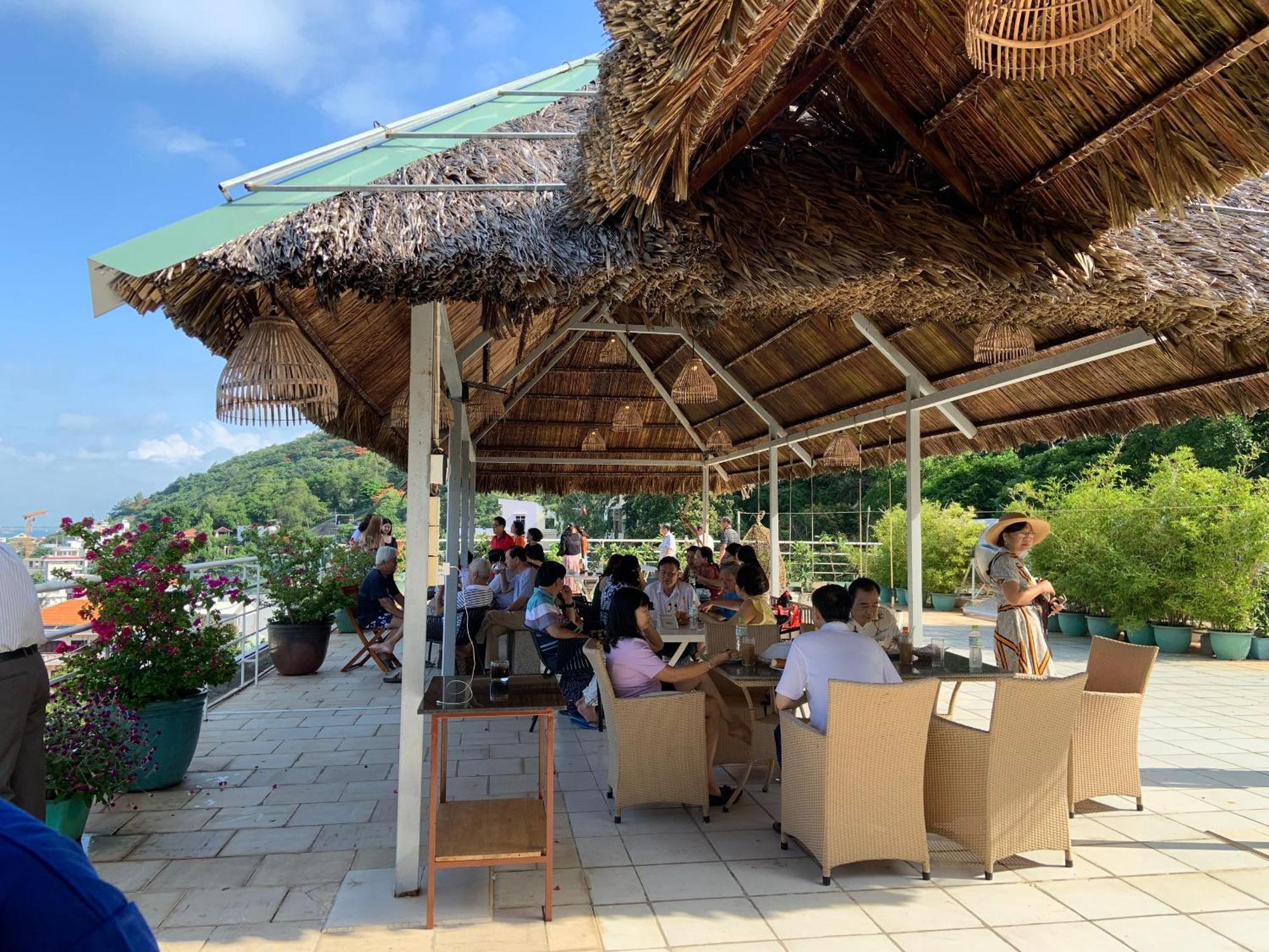 Ananas Beach Hotel Вунгтау Экстерьер фото
