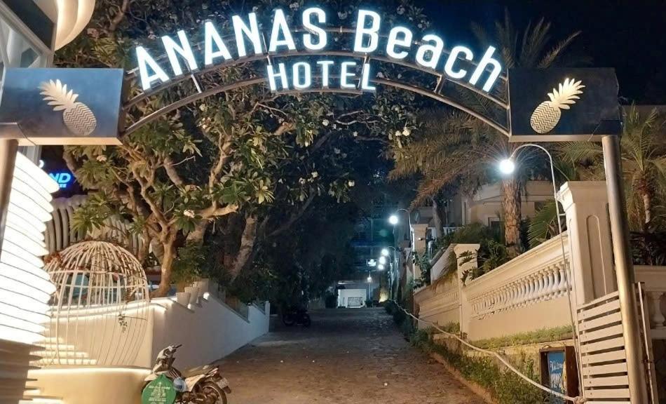 Ananas Beach Hotel Вунгтау Экстерьер фото